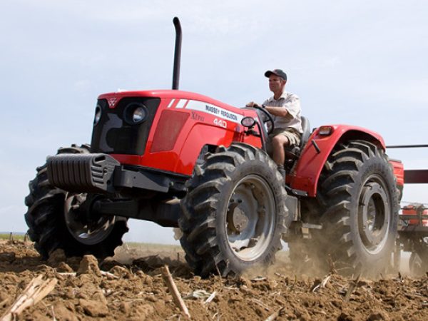 Massey Ferguson 440 Xtra 1