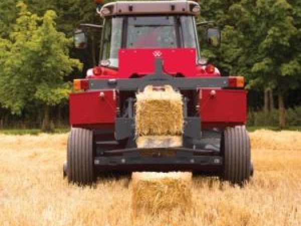Presse à paille Massey Ferguson MF 1840 1
